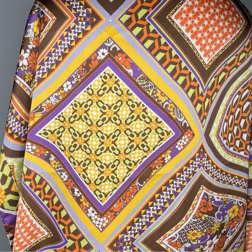 Urban Outfitters 70’s Psychedelic Floral Paisley Satin Square Scarf 29” x 29" - Picture 7 of 10
